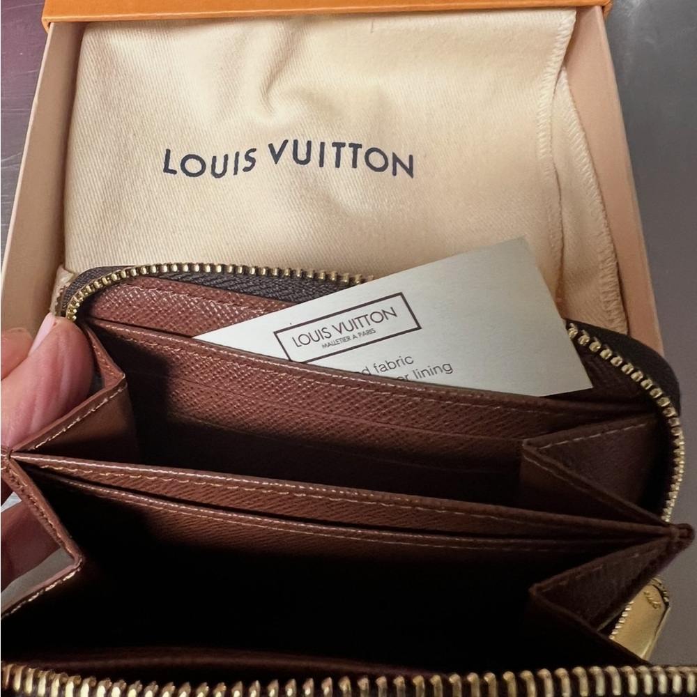 Louis Vuitton monogram zippy wallet NEW in box - Picture 3 of 11